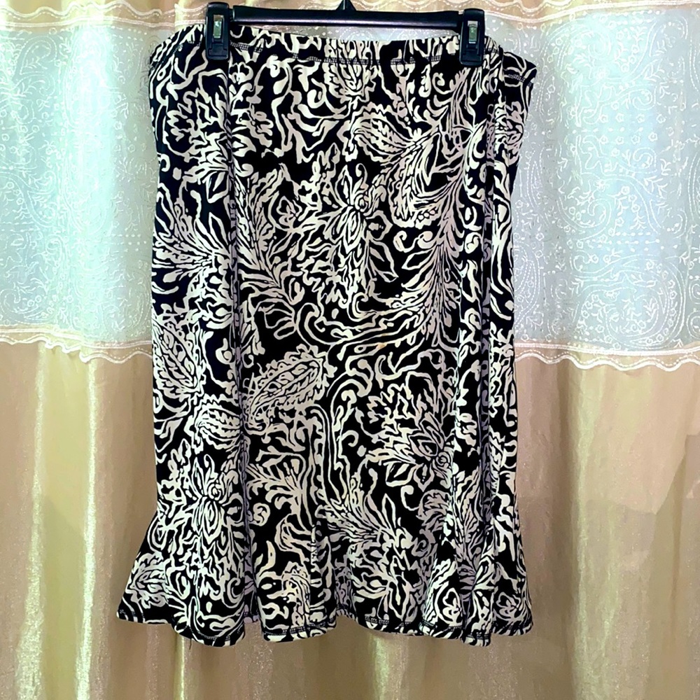Avenue Stretch Black & White Print Skirt